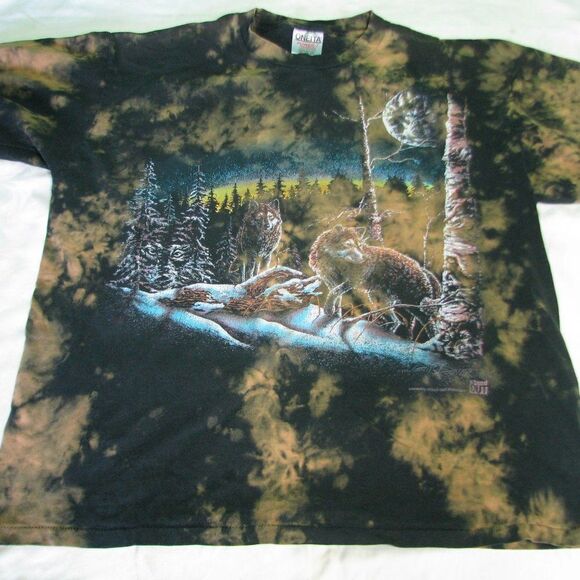 Vintage Stand Out Wolves Winter Landscape T-Shirt - Picture 1 of 8